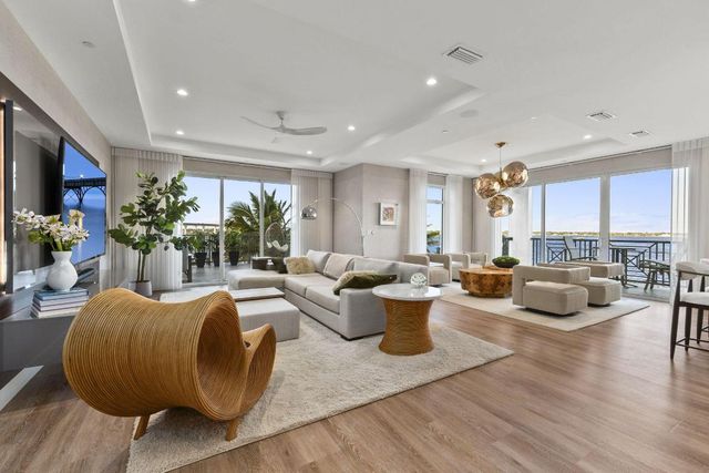 41 SW Seminole Street 206, Stuart, FL 34994