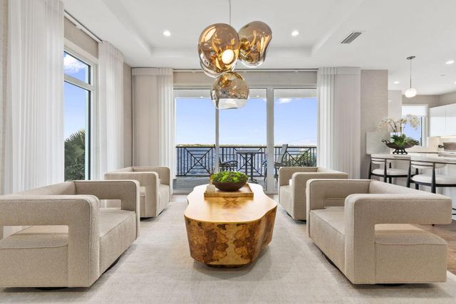 41 SW Seminole Street 206, Stuart, FL 34994