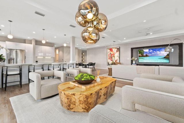 41 SW Seminole Street 206, Stuart, FL 34994