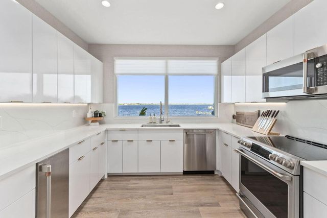 41 SW Seminole Street 206, Stuart, FL 34994