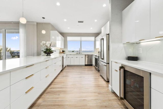 41 SW Seminole Street 206, Stuart, FL 34994