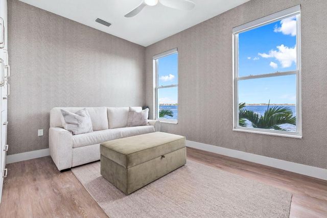 41 SW Seminole Street 206, Stuart, FL 34994