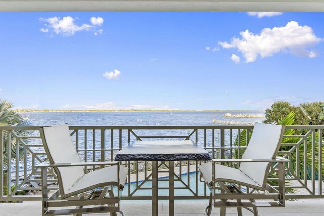 41 SW Seminole Street 206, Stuart, FL 34994