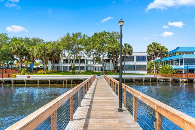 41 SW Seminole Street 206, Stuart, FL 34994