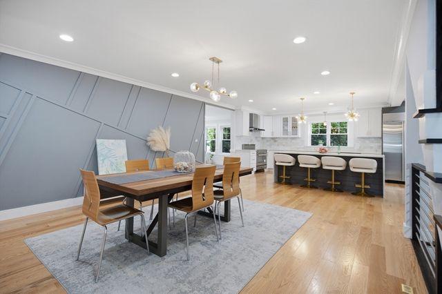 19 Manhattan Ter, Newton, MA 02465