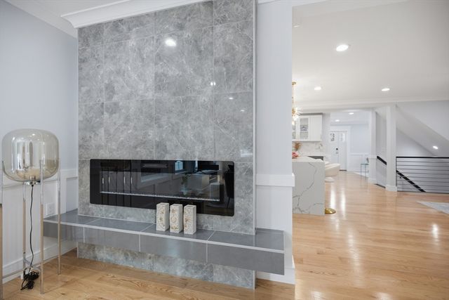 19 Manhattan Ter, Newton, MA 02465
