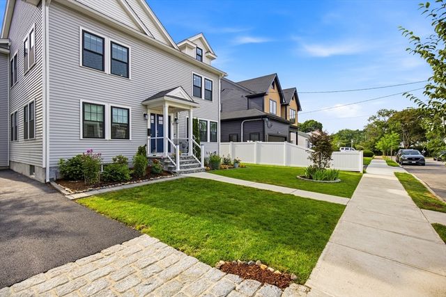19 Manhattan Ter, Newton, MA 02465