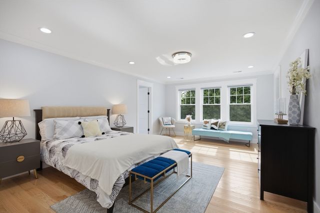 19 Manhattan Ter, Newton, MA 02465