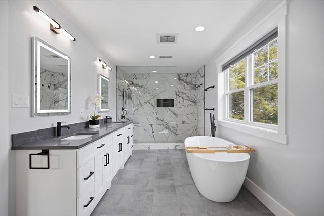 19 Manhattan Ter, Newton, MA 02465