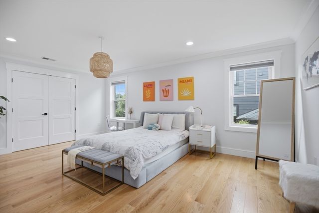 19 Manhattan Ter, Newton, MA 02465