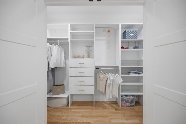 19 Manhattan Ter, Newton, MA 02465
