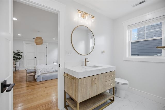 19 Manhattan Ter, Newton, MA 02465