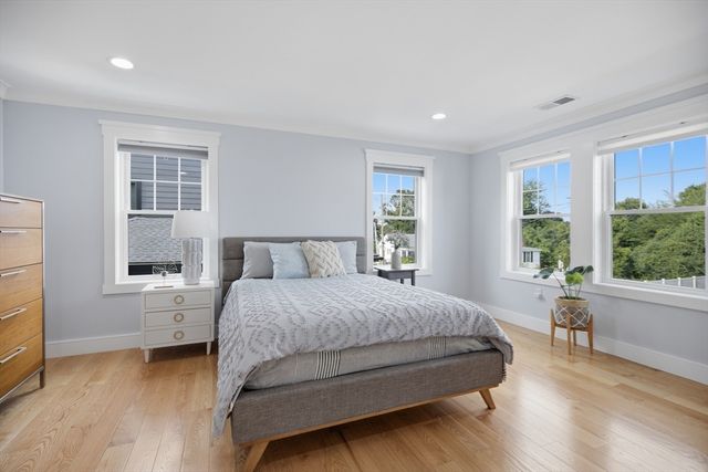 19 Manhattan Ter, Newton, MA 02465