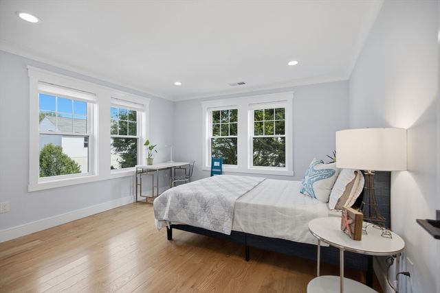 19 Manhattan Ter, Newton, MA 02465