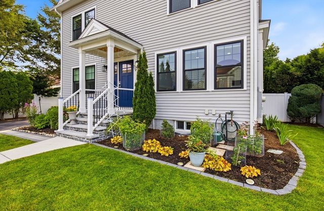 19 Manhattan Ter, Newton, MA 02465