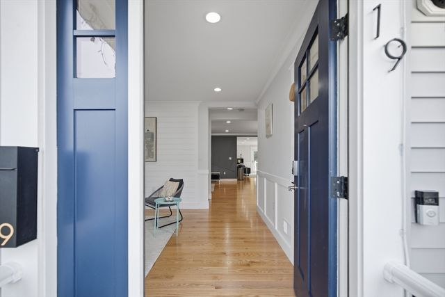 19 Manhattan Ter, Newton, MA 02465