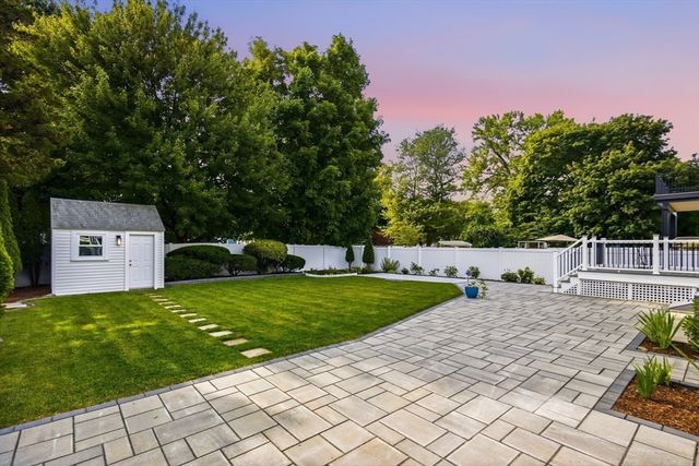 19 Manhattan Ter, Newton, MA 02465