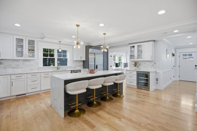 19 Manhattan Ter, Newton, MA 02465