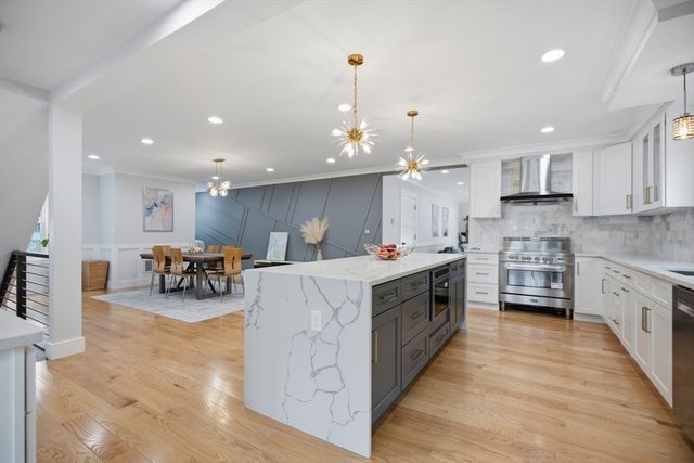 19 Manhattan Ter, Newton, MA 02465