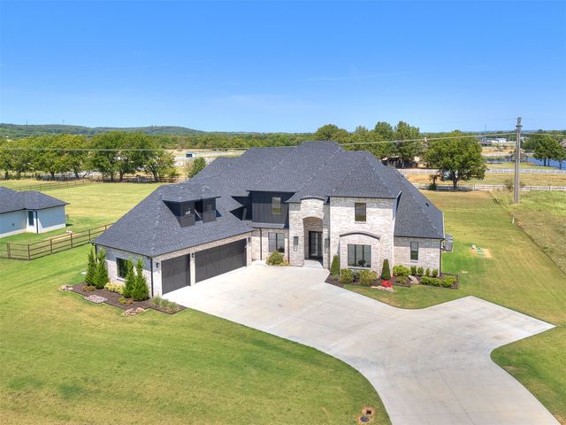 3211 E 169th Street S, Bixby, OK 74008