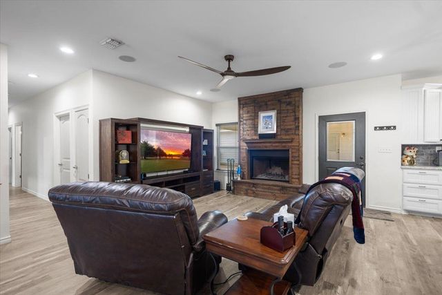 4811 Bacle Rd, Longview, TX 75604