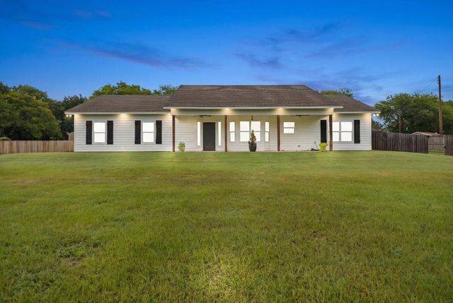 4811 Bacle Rd, Longview, TX 75604