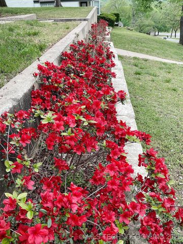 1350 Woodbriar Lane, Catoosa, OK 74015