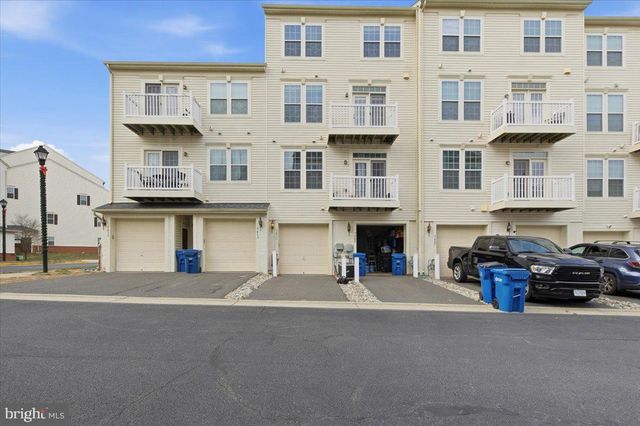 7411 BRUNSON CIR, Gainesville, VA 20155