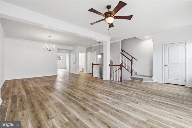 7411 BRUNSON CIR, Gainesville, VA 20155