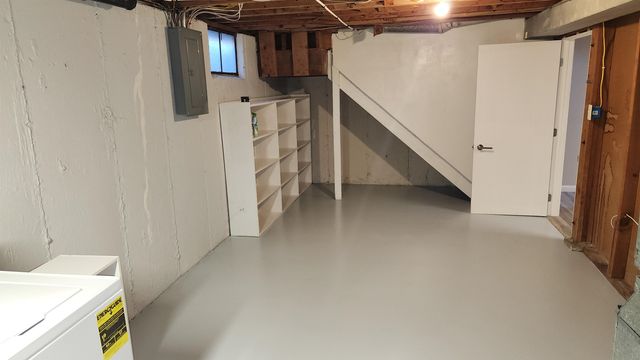 762 Plaza Dr, Salina, KS 67401