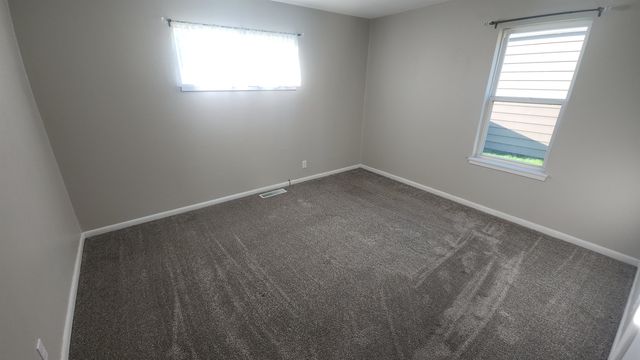 762 Plaza Dr, Salina, KS 67401