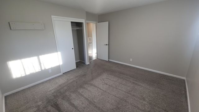762 Plaza Dr, Salina, KS 67401