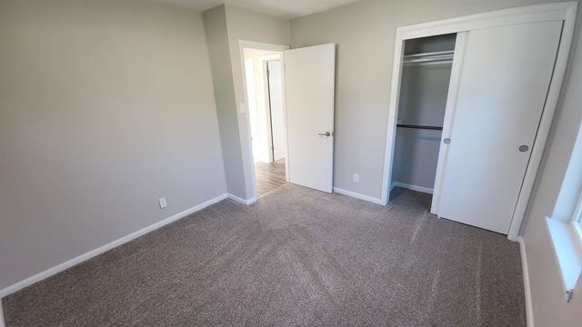 762 Plaza Dr, Salina, KS 67401