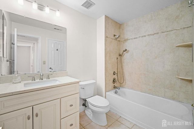1307 Commons At Kingswood Drive, East Brunswick, NJ 08816