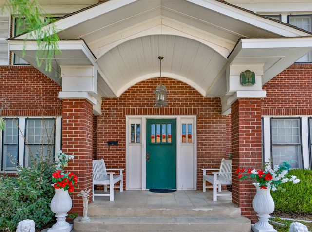 1118 S Lindsay Street, Gainesville, TX 76240