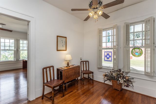 1118 S Lindsay Street, Gainesville, TX 76240