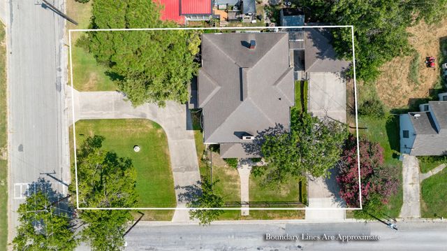 1118 S Lindsay Street, Gainesville, TX 76240
