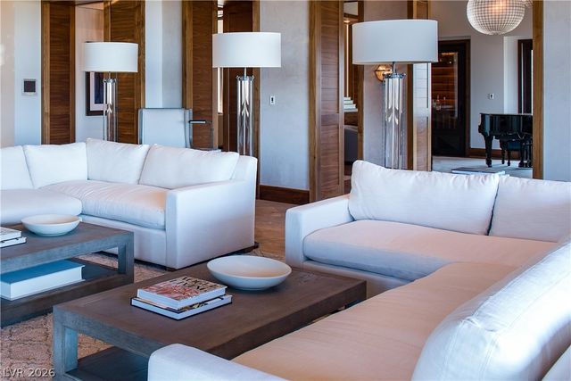 5 PROMONTORY POINTE Lane, Las Vegas, NV 89135