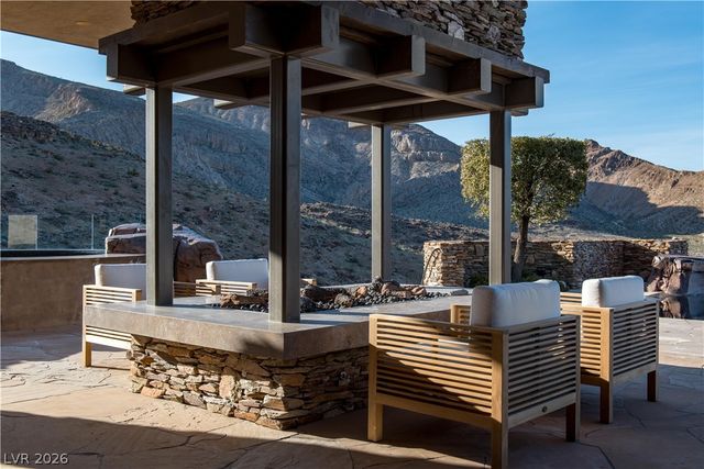 5 PROMONTORY POINTE Lane, Las Vegas, NV 89135