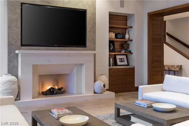 5 PROMONTORY POINTE Lane, Las Vegas, NV 89135