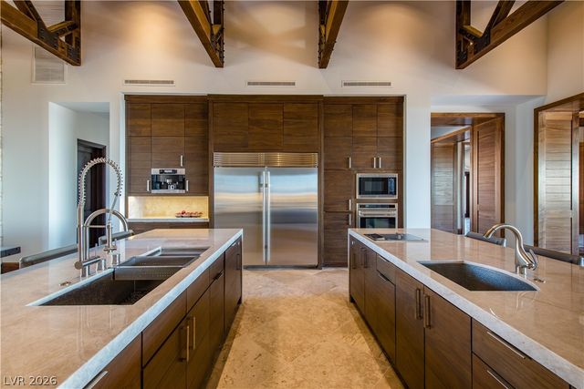 5 PROMONTORY POINTE Lane, Las Vegas, NV 89135