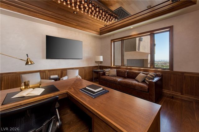 5 PROMONTORY POINTE Lane, Las Vegas, NV 89135