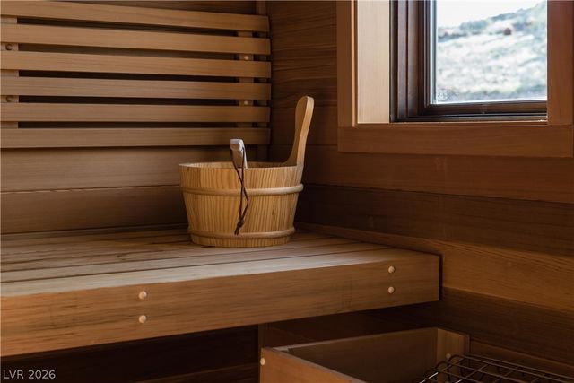 5 PROMONTORY POINTE Lane, Las Vegas, NV 89135