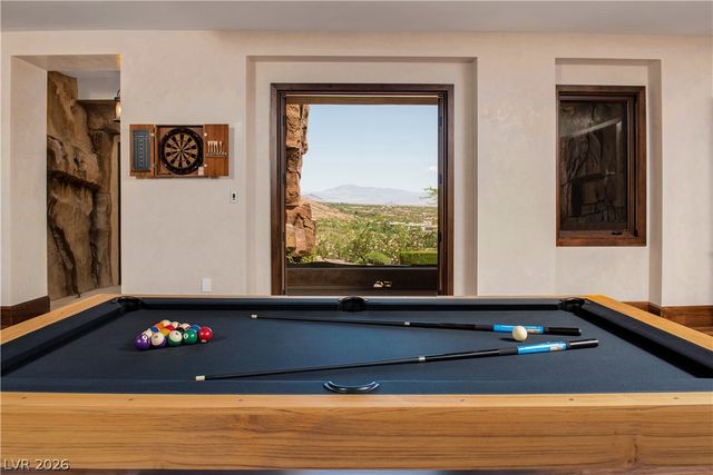 5 PROMONTORY POINTE Lane, Las Vegas, NV 89135