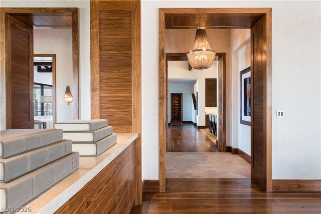 5 PROMONTORY POINTE Lane, Las Vegas, NV 89135