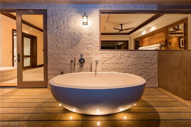 5 PROMONTORY POINTE Lane, Las Vegas, NV 89135