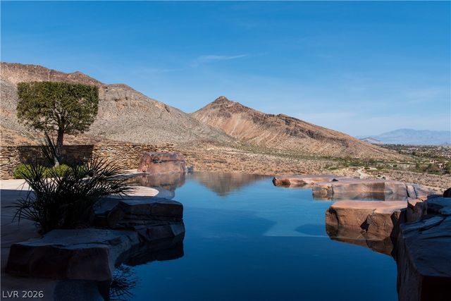 5 PROMONTORY POINTE Lane, Las Vegas, NV 89135