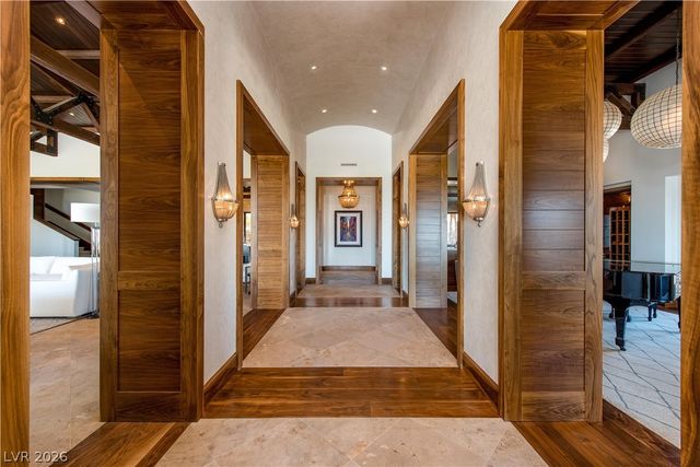 5 PROMONTORY POINTE Lane, Las Vegas, NV 89135