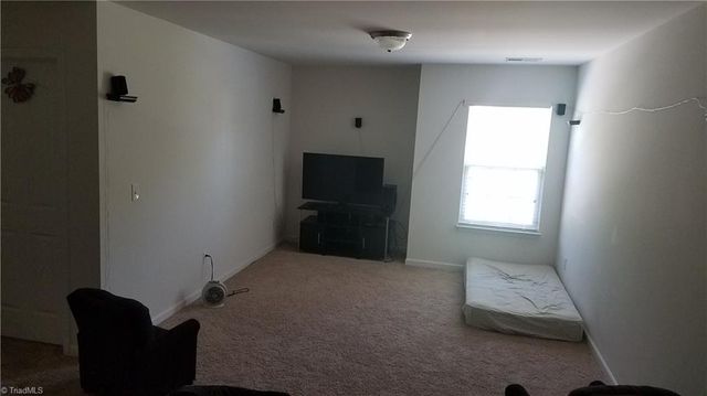 3267 Grandview Club Road, Pfafftown, NC 27040