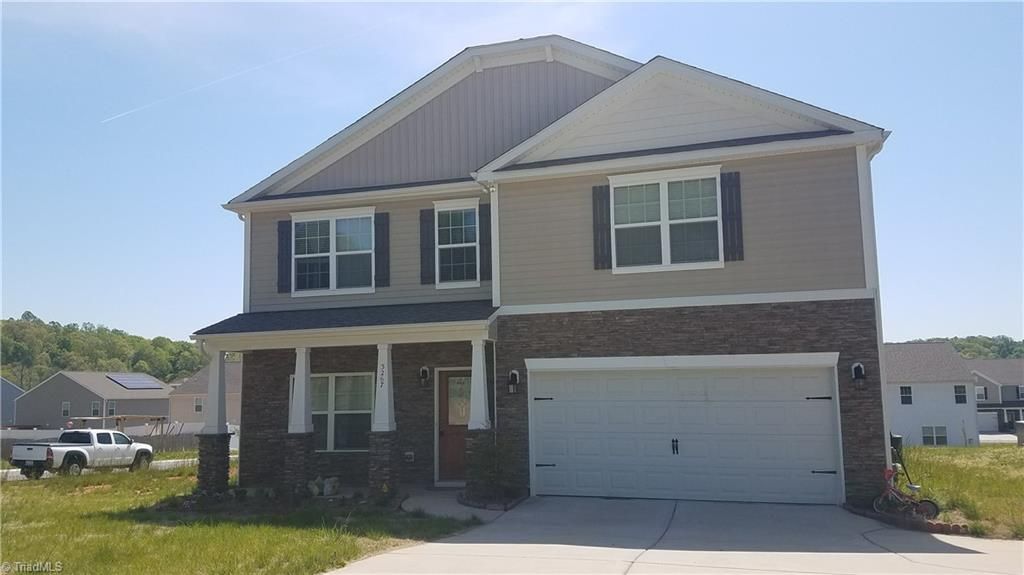 3267 Grandview Club Road, Pfafftown, NC 27040